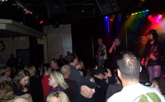 Click for more pics from Bogart's