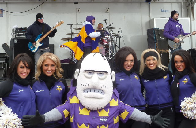 Click for more pics from The Minnesota Vikings Party On The Plaza