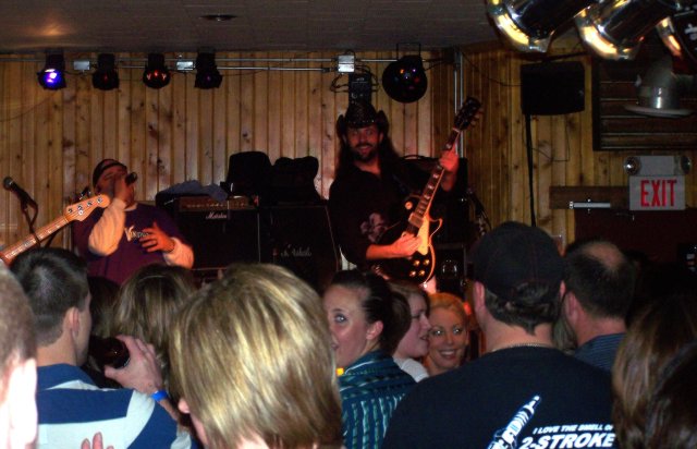 Click for more pics from Smitty's Bar