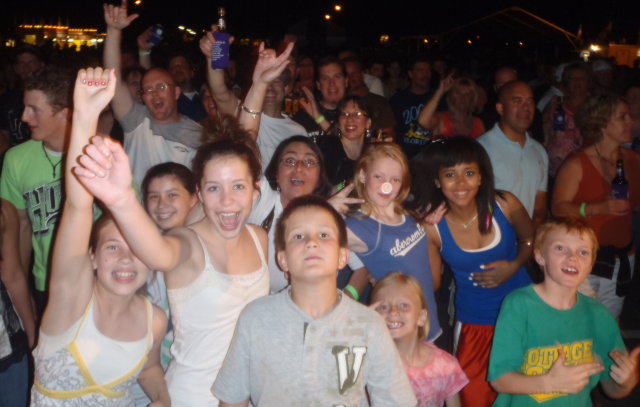Click for more pics from Strawberry Fest